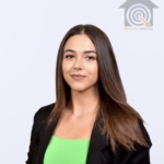 Лора Апостолова