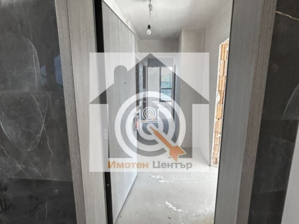 Тристаен апартамент в Полигона - 0