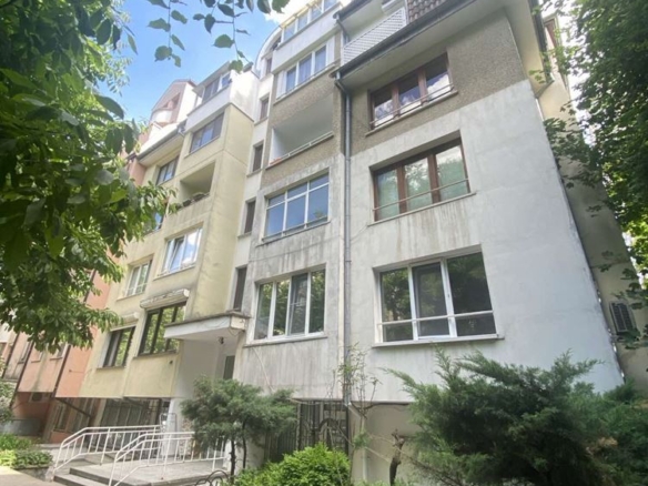 3-стаен апартамент до Южен парк - 0