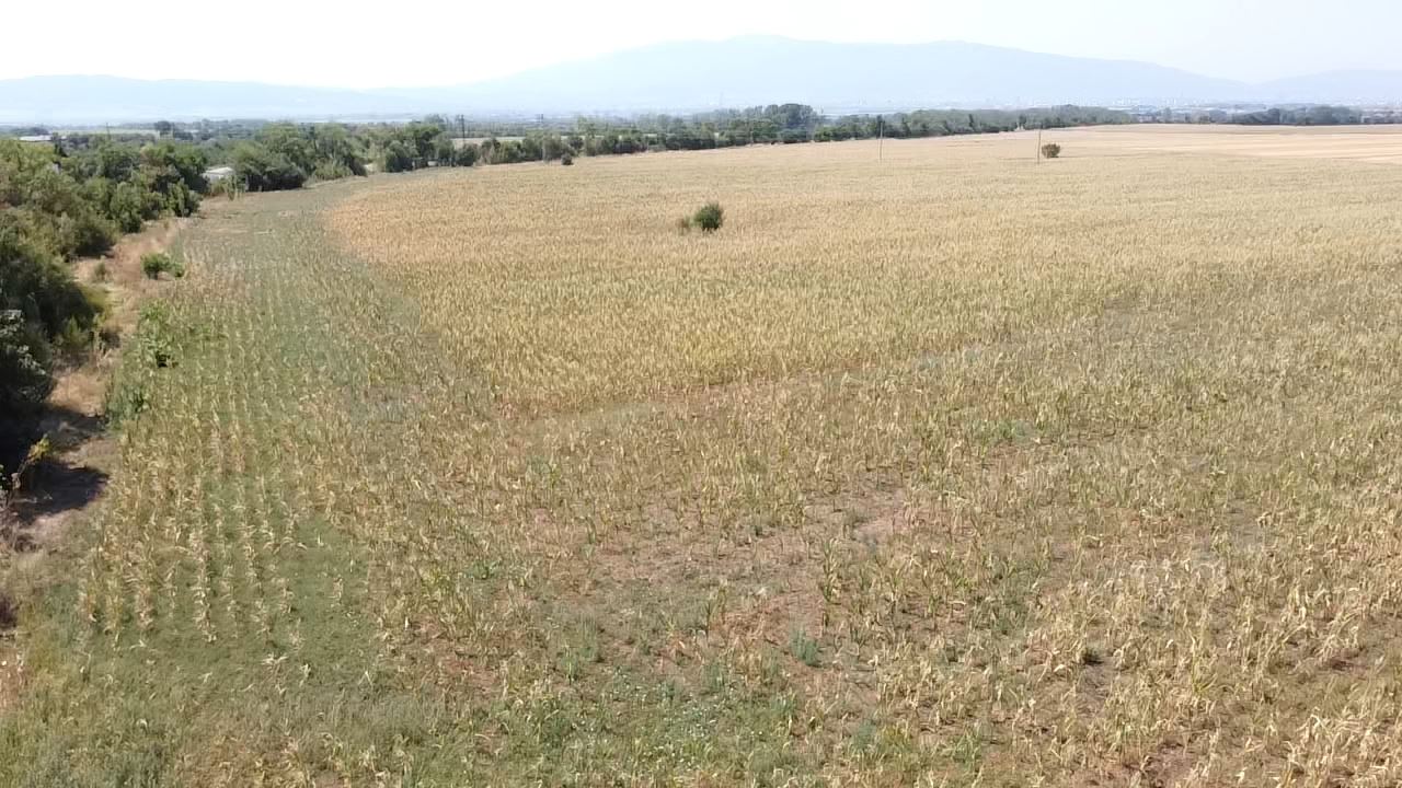 Голям парцел до главен път в кв. Ботунец - 0