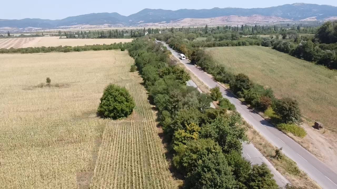 Голям парцел до главен път в кв. Ботунец - 0