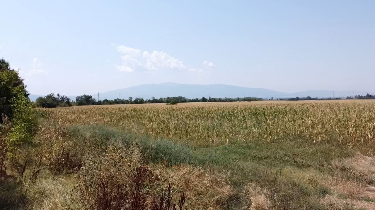 Голям парцел до главен път в кв. Ботунец - 0