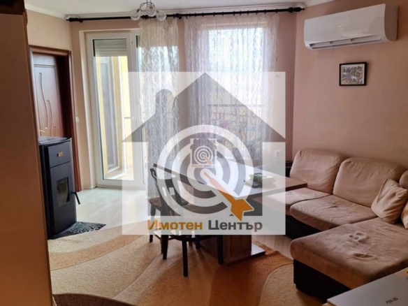 Тристаен апартамент в Нови хан - 0