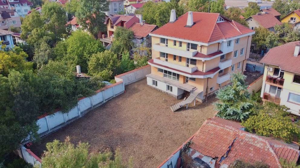 Просторна четириетажна къща с двор до метростанция кв. Овча Купел - 0