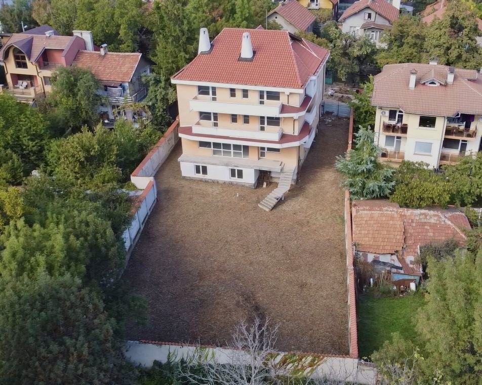 Просторна четириетажна къща с двор до метростанция кв. Овча Купел - 0