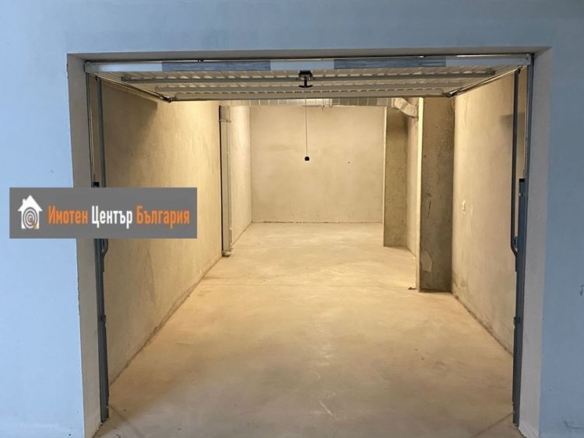 Гараж - София, Витоша - 0