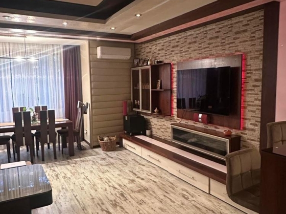 Четиристаен апартамент в кв.Студентски град - 0