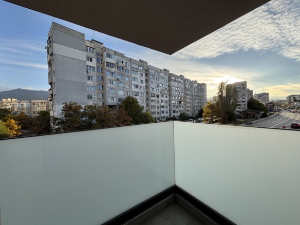 Тристаен апартамент в кв.Овча Купел - 0