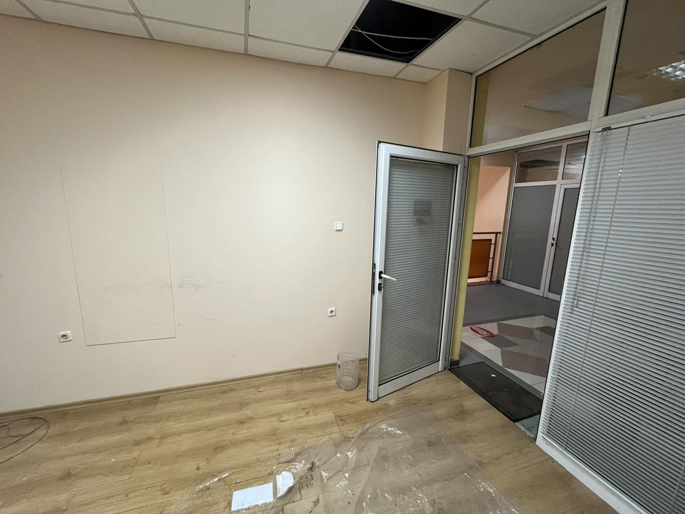 Магазин/Офис в ж.к. Младост 1-0 Магазин/Офис в ж.к. Младост 1 - 0