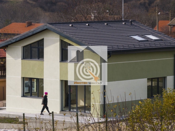 Къща в Пожарево - 0