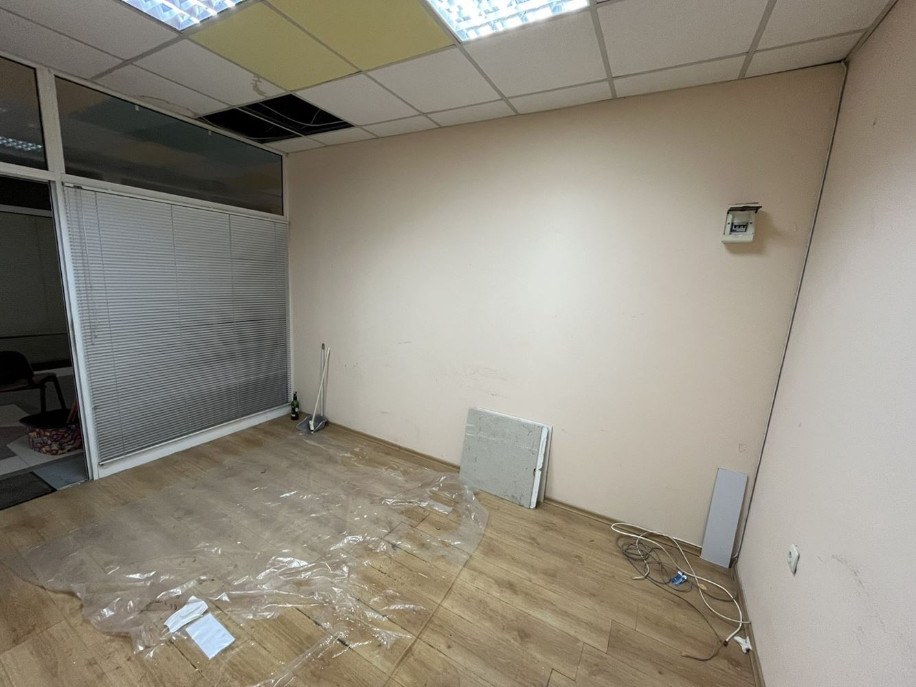 Магазин/Офис в ж.к. Младост 1-0 Магазин/Офис в ж.к. Младост 1 - 0