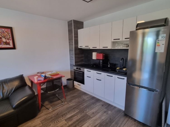 Продава се: Просторен двустаен апартамент в кв. Дървеница - 0