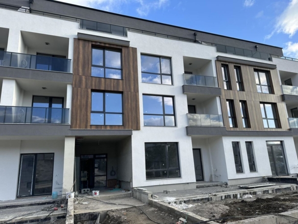 ЮЖЕН тристаен без преход! - 0