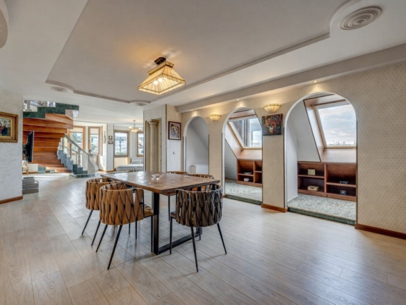 Луксозен мезонет в Карпузица с три спални и панорамна тераса - 0