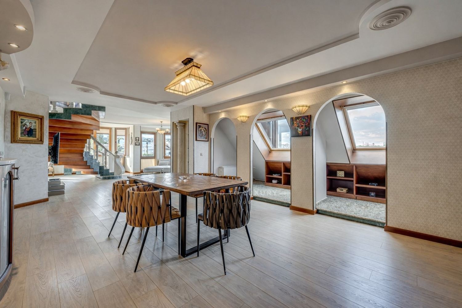 Луксозен мезонет в Карпузица с три спални и панорамна тераса-0 Луксозен мезонет в Карпузица с три спални и панорамна тераса - 0