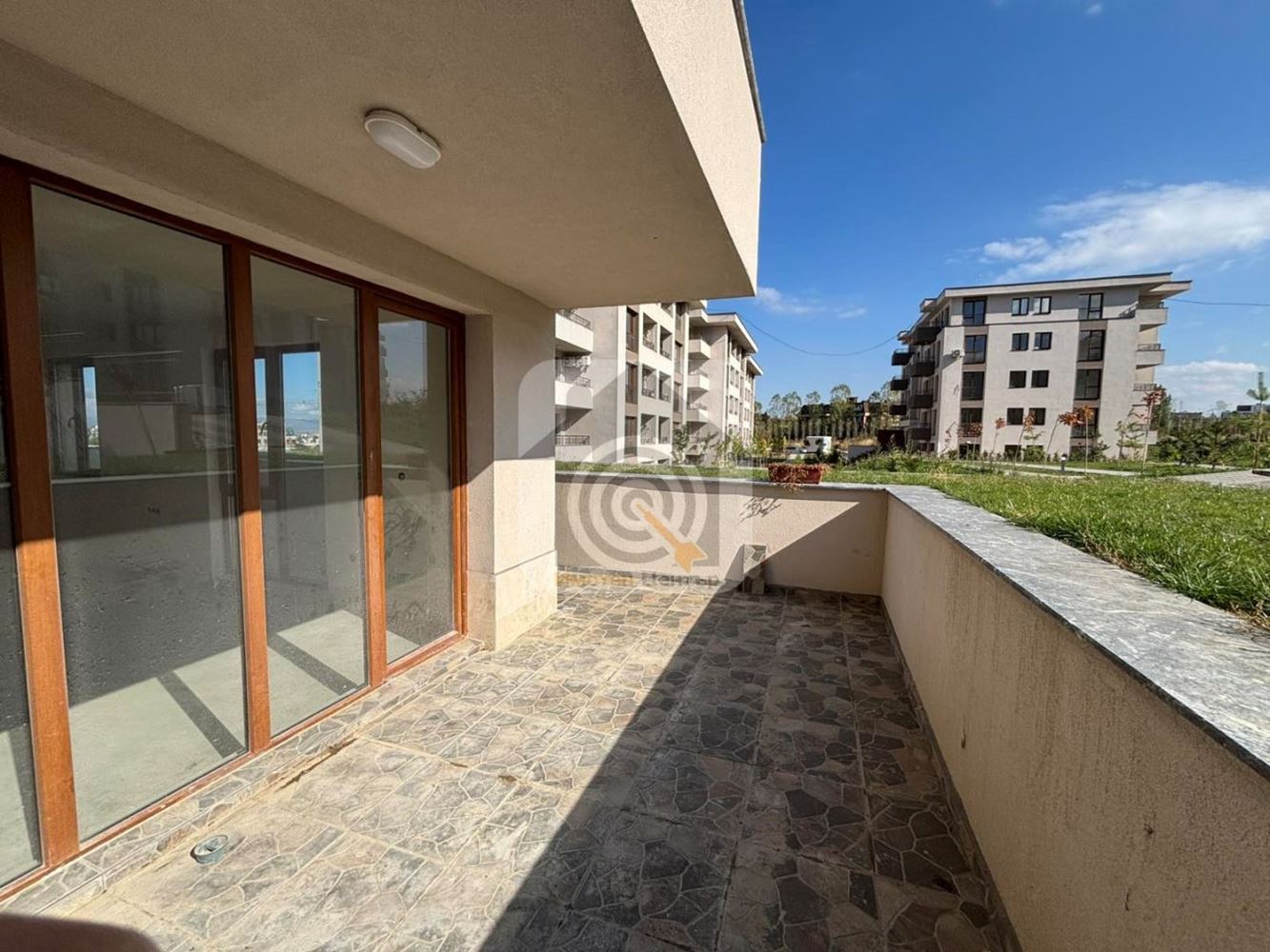 Партерен апартамент с двор-0 Партерен апартамент с двор - 0