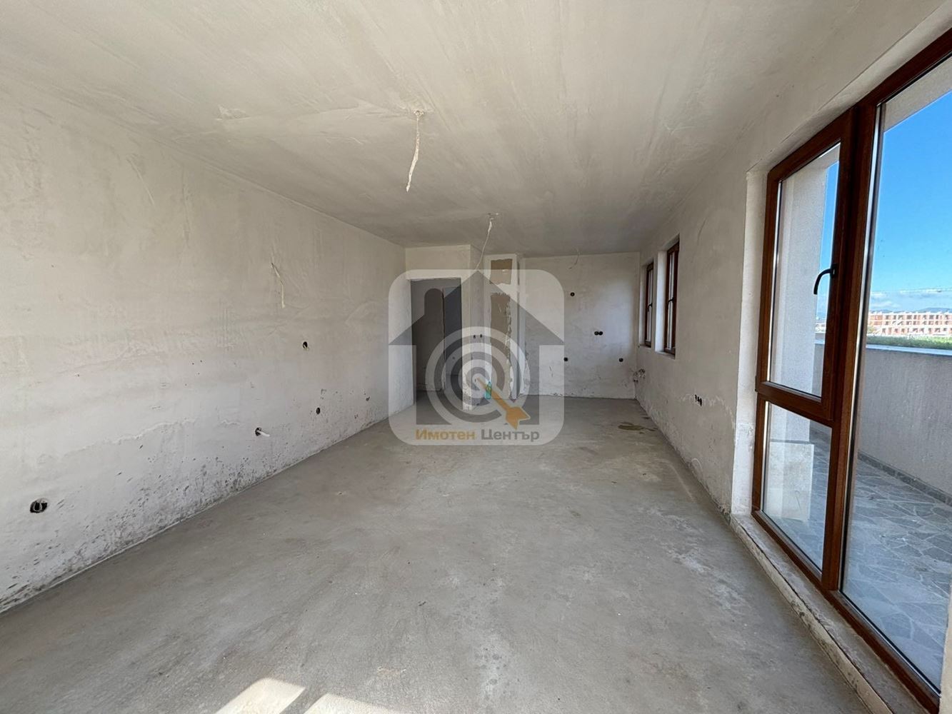 Партерен апартамент с двор-0 Партерен апартамент с двор - 0