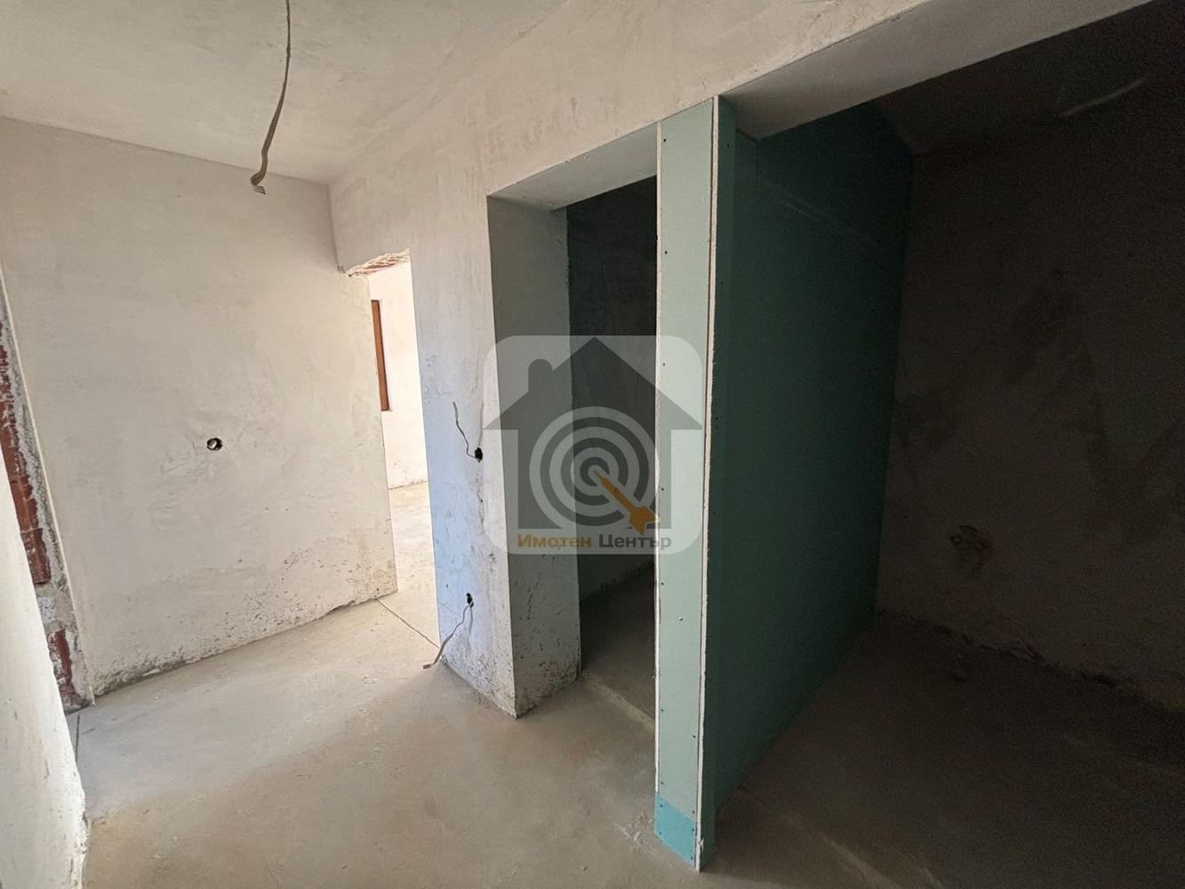 Партерен апартамент с двор-0 Партерен апартамент с двор - 0