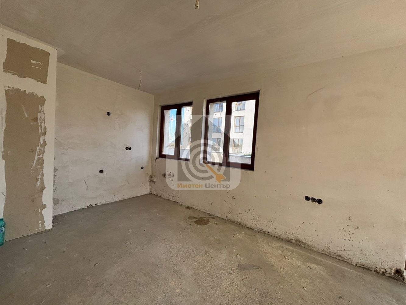 Партерен апартамент с двор-0 Партерен апартамент с двор - 0