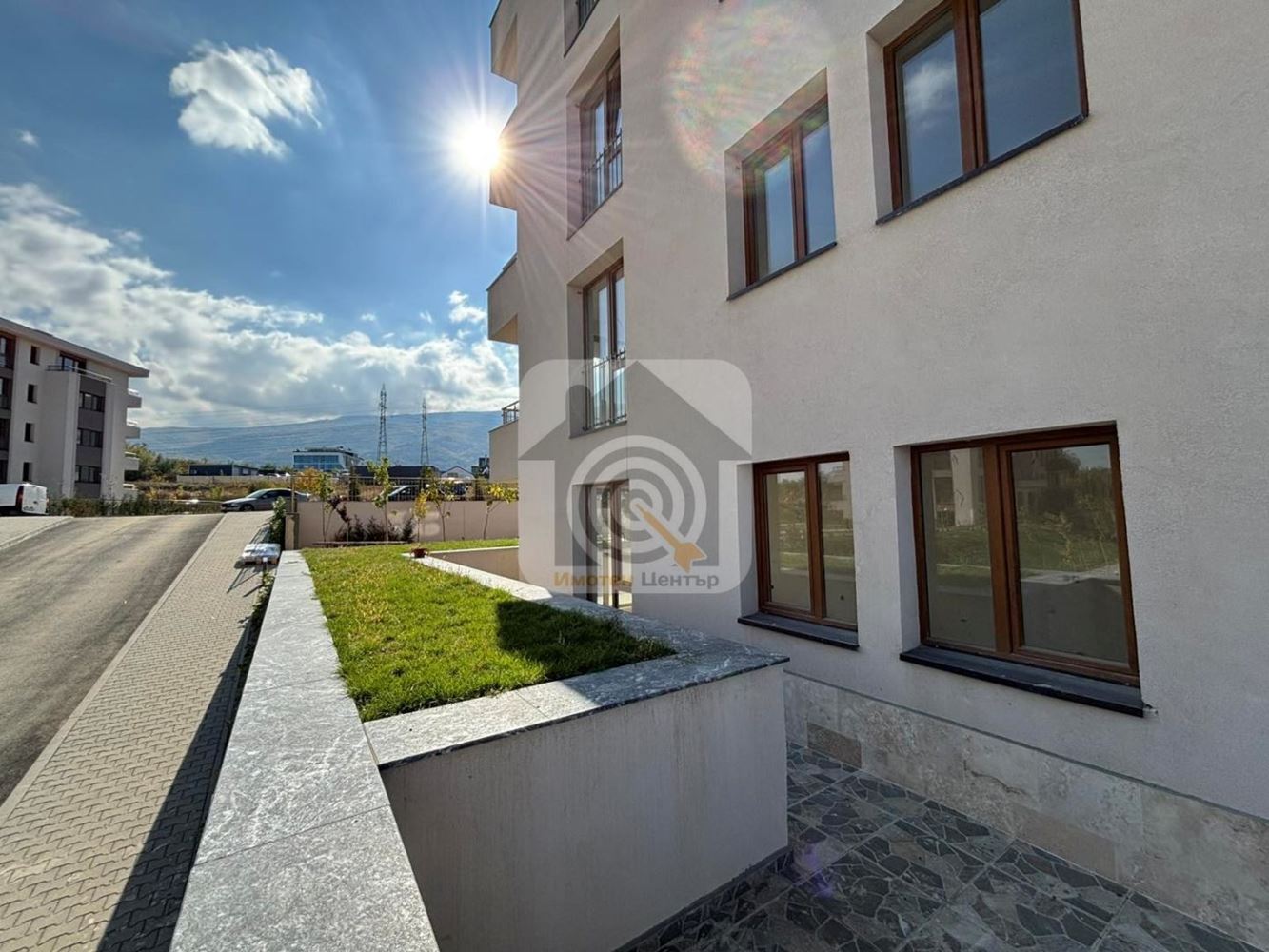 Партерен апартамент с двор-0 Партерен апартамент с двор - 0