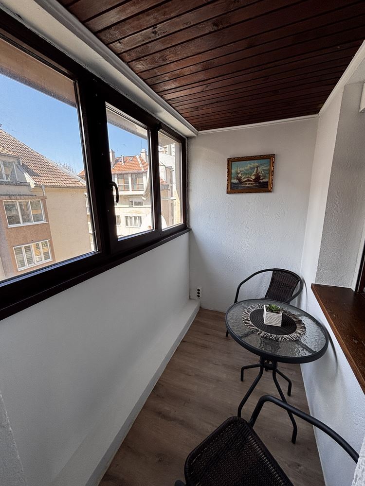 Просторен обзаведен двустаен апартамент-0 Просторен обзаведен двустаен апартамент - 0