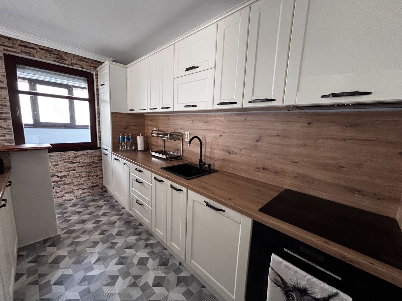 Просторен обзаведен двустаен апартамент-0 Просторен обзаведен двустаен апартамент - 0