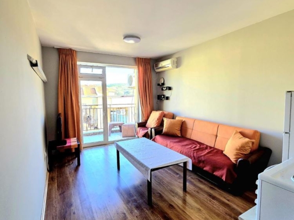 Двустаен апартамент в Нови хан - 0