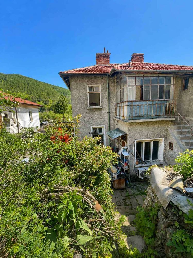 🏡 МАСИВНА КЪЩА С ДВА САМОСТОЯТЕЛНИ ЕТАЖА И ДВА ГАРАЖА В С. РЕБРОВО-0 🏡 МАСИВНА КЪЩА С ДВА САМОСТОЯТЕЛНИ ЕТАЖА И ДВА ГАРАЖА В С. РЕБРОВО - 0